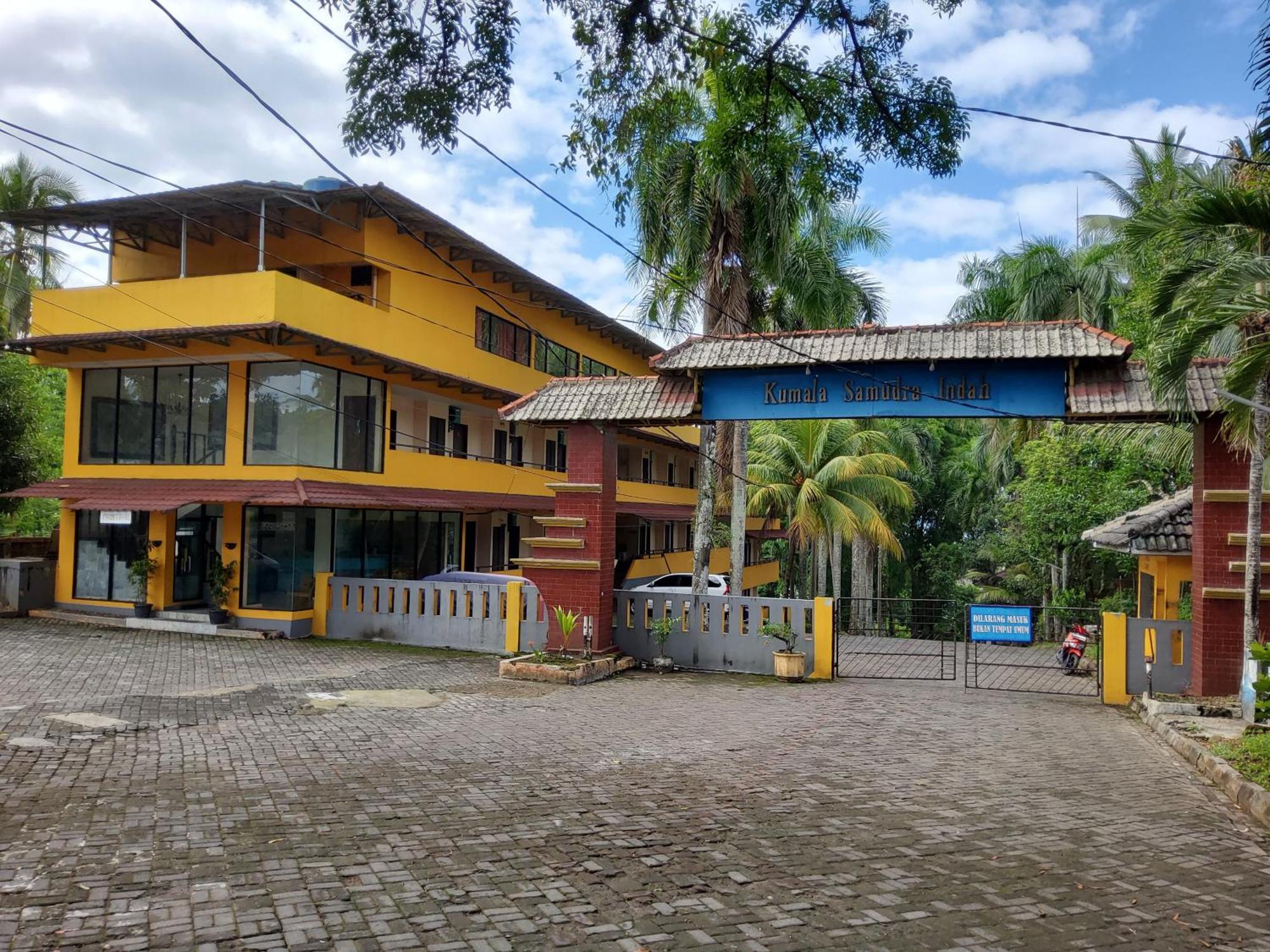Hotel Kumala Samudra Cikakak Dış mekan fotoğraf